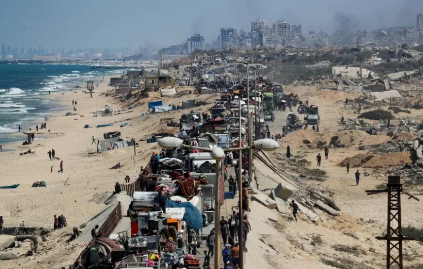 Xe tăng Israel áp sát Gaza, EU tính áp lệnh trừng phạt giữa làn sóng phản đối toàn cầu